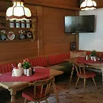 Amadeus Zillertal Tirol Отель Майрхофен