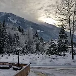 Amadeus Zillertal Tirol Отель Майрхофен
