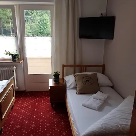 Amadeus Zillertal Tirol Hotel