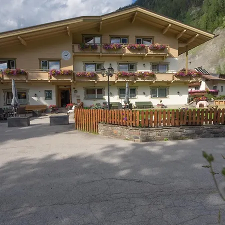 Amadeus Zillertal Tirol *